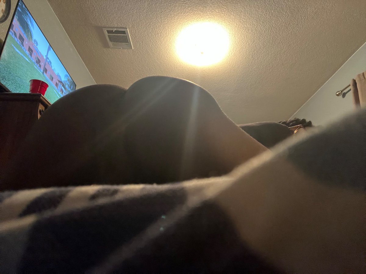 brayde6s's tweet photo. Would you fuck me? https://t.co/gNx9STduVC