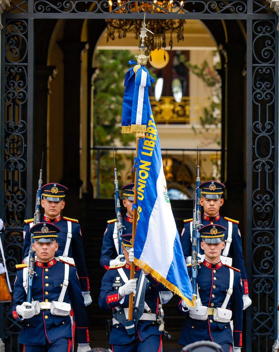 SecPrensaSV's tweet photo. El Gobierno del Presidente @nayibbukele reconoce y honra la memoria del general Francisco Morazán, prócer unionista y defensor del ideal de una Centroamérica unida, al conmemorar el 234.º aniversario de su natalicio. https://t.co/1ICjsdOmUr