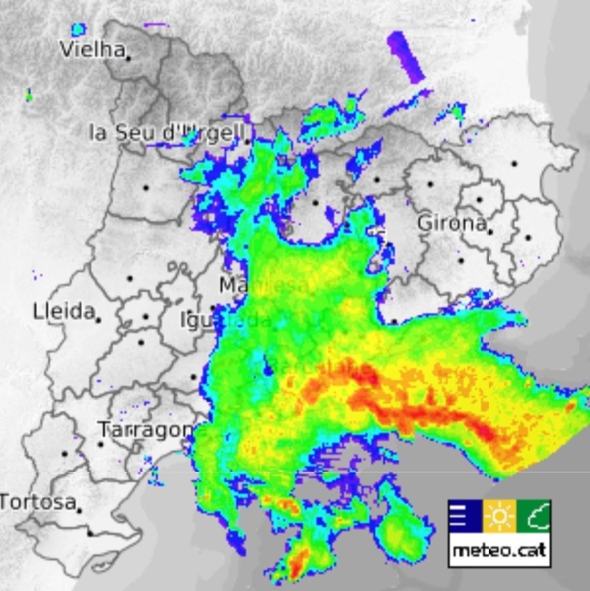 SeguimlaMeteo's tweet photo. Plou amb intensitat torrencial entre el Barcelonès i el Baix Llobregat. Alguns observatoris a l'entorn de l'Hospitalet de Llobregat, Cornellà de Llobregat o Sant Joan Despí ja han superat els 100 l/m² en poca estona. https://t.co/K4LfgsFWna