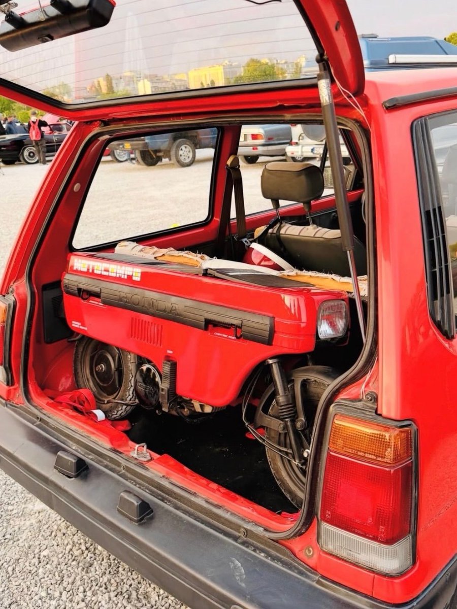 corporatelored's tweet photo. honda once built a motorcycle that fit inside your car https://t.co/nKdX8c9yPE
