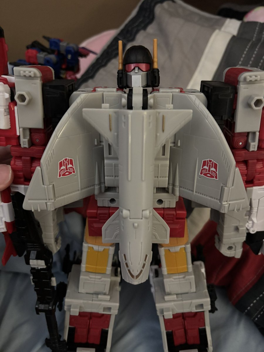Sliver_Nugget's tweet photo. So, do people who prefer Superion’s leg jets in the front also prefer this? https://t.co/idLwiNpGM6
