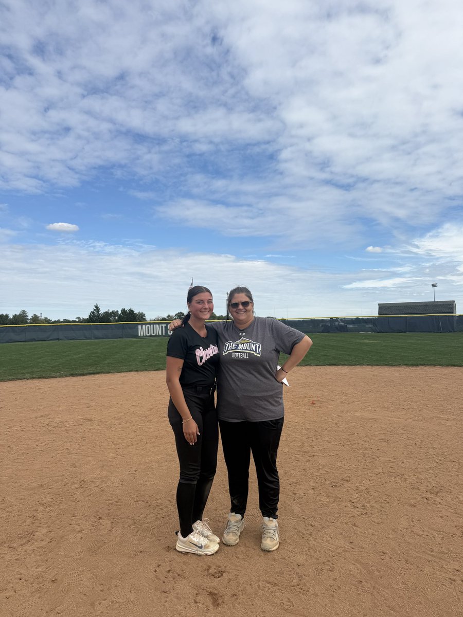 GiGiGomez29's tweet photo. An amazing camp @Mount_SB today!! I learned so much and what a d1 team truly is. I’m excited to come back and visit the campus. Loved getting to meet new people and be coached by the team⛰️. @NJCheetahsJaman @recruitmeSB https://t.co/5kthdq4FtS