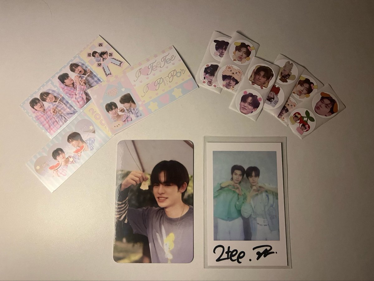 _itsbluenotyou's tweet photo. มาบนคับ . . .  ถ้าเป็น หนึ่งในพันห้า คนของงาน #HappyPorDay  (╥﹏╥) จั้นจะแจกก❗️

✮ พลล 1 ชิ้น / 1 คน 🐶ྀི 
✮ การ์ดปิ๊ป 1 ชิ้น / 1 คน🐻‍❄️ྀིྀི
✮ 150฿ / 2 คน  ( สำหรับคนฟอล ) ⋆˚🐾˖° 
! สติ้กเกอร์ในภาพจะสุ่มๆไปต่อคนนะคั้บ !

~ please kindly rt 🐈🩵

ขออนุญาตติดแท็ก
 #ตลาดนัดตี๋ตี๋ป๋อ #ตลาดนัดดูมันดิ