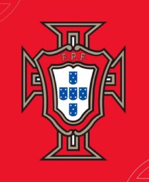 ThePitchLine's tweet photo. 🚨‼️Sir Alex Ferguson On Cristiano Ronaldo  Not Been Respected Enough By His Teammates.💭

🗣️Ferguson: ​"Let’s stop dancing around it and tell the bloody truth for once: half those lads in that changing room couldn’t handle being in the same zip code as Cristiano’s standard, so they hid behind whispering and eye-rolling like a bunch of spoiled schoolboys. It wasn't about his 'ego' that’s the pathetic excuse soft, comfortable players use when someone exposes their mediocrity."

🗣️"They resented him because every single morning, while they were worrying about their hairstyles, their boot deals, and their social media followers, Cristiano was in the gym at six o'clock, pushing himself to limits they don't even have the mental capacity to comprehend."

🗣️"​You’ve got players in that squad who haven't won a fraction of what he’s won, who’ve achieved absolutely nothing in the game, sitting there sulking because he demands too much, because he complains when a pass is two yards off, because he dares to expect perfection. Absolute rubbish."

🗣️"He made it about winning. But winning takes a level of ruthless obsession that terrifies modern footballers. They didn't disrespect him because he was wrong; they disrespected him because his presence was a giant mirror showing them exactly how fragile and lazy they really were."

🗣️"They wanted a quiet, comfortable life where they could draw massive wages for finishing fourth, and Cristiano walked in expecting them to act like Manchester United players. It’s an absolute disgrace. He was surrounded by boys who wanted the glamorous lifestyle of a superstar without doing the agonizing work, and instead of pulling their socks up and learning from the greatest to ever live, they threw their hands in the air and blamed him for making them look small."😂