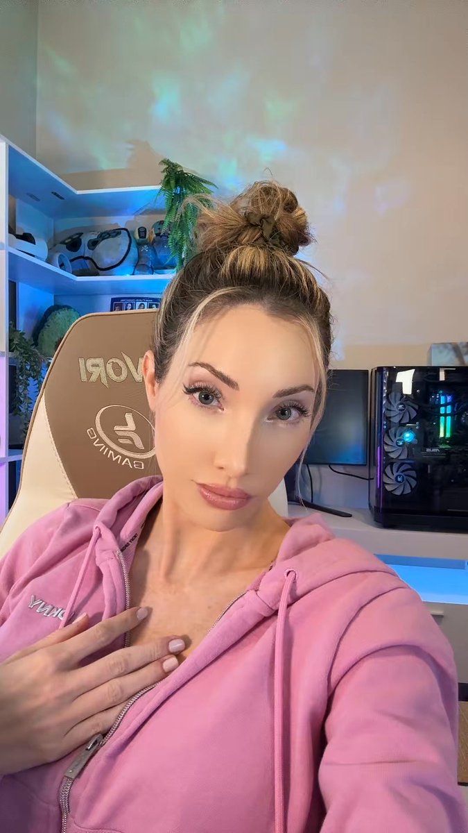 Avoristrib's tweet photo. Ask me anything ✨ I was on netflix, I stream, I play video games, I get 20M+ views per month on socials… Go Go Go!!! https://t.co/ygPIJBKrO7