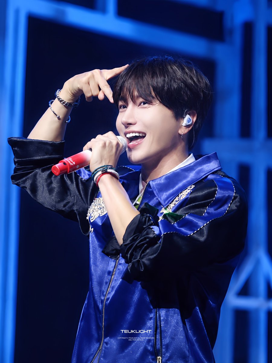 teuklight's tweet photo. [HQ] 261003 SUPER JUNIOR-83z FANCON TOUR [1983] IN KAOSHIUNG 이특

네가 이렇게 웃는데 어떻게 안 반하겠어..💕
그 시절 우리가 좋아했던 소년미 그대로,
운동복까지 입으니까 완전 고등학생 오빠 재질🥹💙❤️

@special1004

#이특 #LEETEUK #イトゥク #利特 #슈퍼주니어 #SUPERJUNIOR_83z https://t.co/RJ80nmWVeR