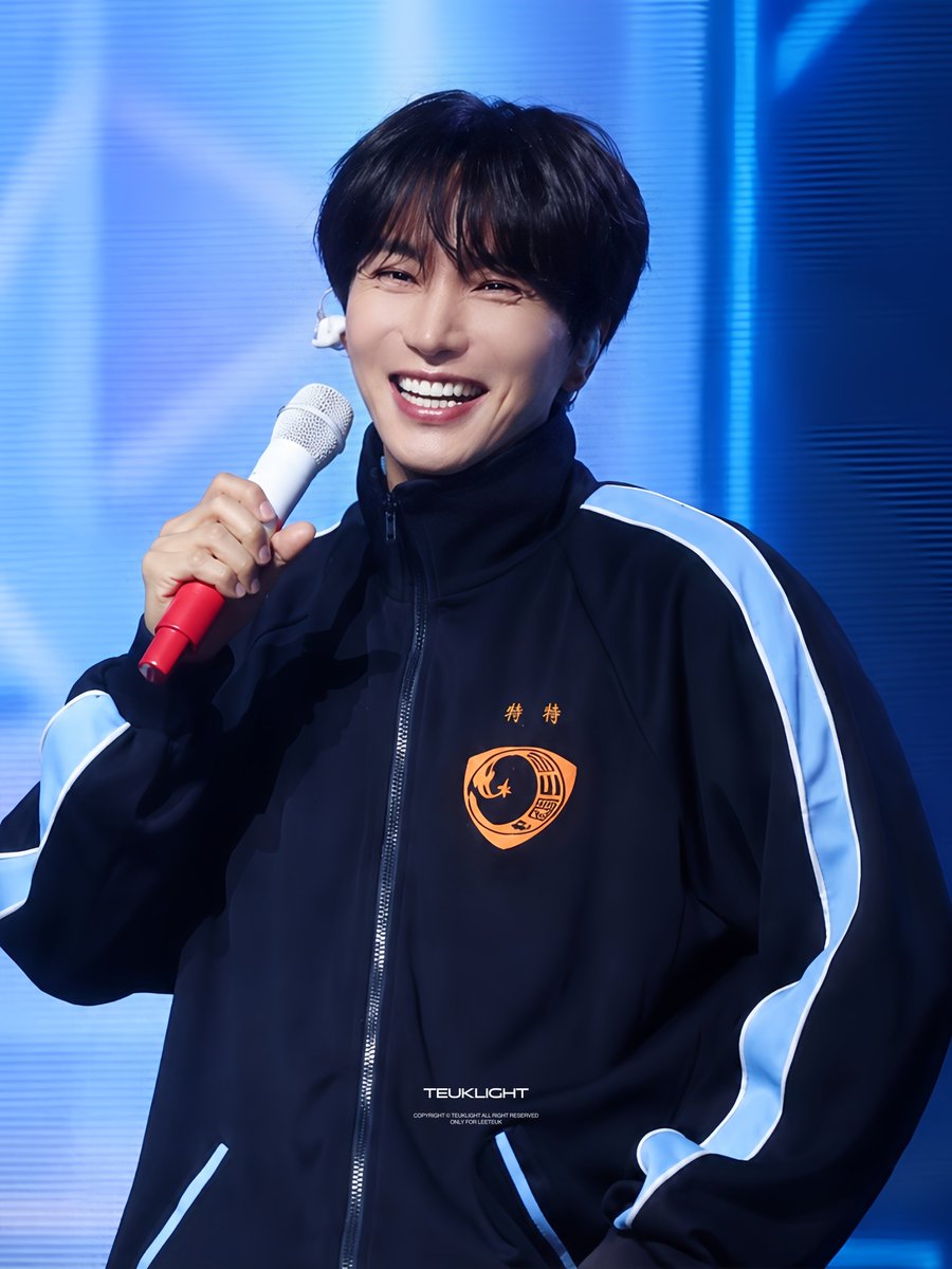 teuklight's tweet photo. [HQ] 261003 SUPER JUNIOR-83z FANCON TOUR [1983] IN KAOSHIUNG 이특

네가 이렇게 웃는데 어떻게 안 반하겠어..💕
그 시절 우리가 좋아했던 소년미 그대로,
운동복까지 입으니까 완전 고등학생 오빠 재질🥹💙❤️

@special1004

#이특 #LEETEUK #イトゥク #利特 #슈퍼주니어 #SUPERJUNIOR_83z https://t.co/RJ80nmWVeR