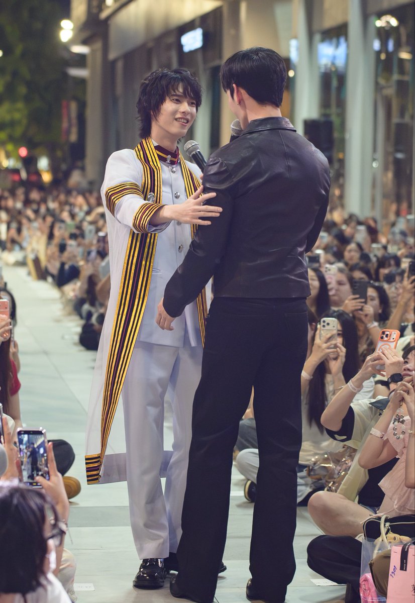 nosin61's tweet photo. 𑣲⋆สเต็ปเมะ สดุดรักกลางสามย่าน🫪 ⭑.ᐟ

⋆.📷˚: poohkt_fanclub

ഒ·˚#poohpavel 🐾° https://t.co/qqaimeDfG0