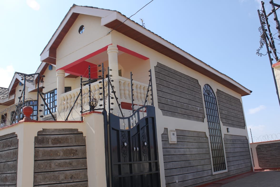 MoRidez's tweet photo. Ndio hii hapa,rent kes 35,000 kubuy kes 8M. https://t.co/f7GN4Sc5WY