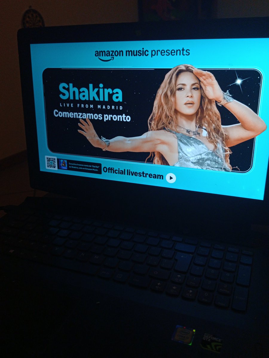 setram20's tweet photo. Esperando a #shakira que al parecer siempre se hace esperar 🫠🫠 https://t.co/CFtrgdG4F4