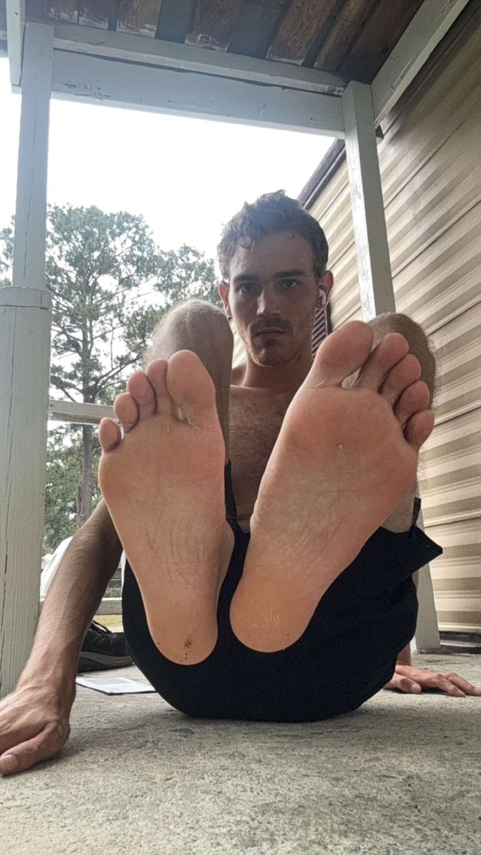 JustRickyXXX's tweet photo. You know exactly what you’re here for. Stop scrolling, open your wallet, and pay for the view. DM for customs if you think you can afford me 👣💸
#footworship #wrinkledsoles #findom 

Cashapp - $Ricky4214 https://t.co/q46d2zxZfq