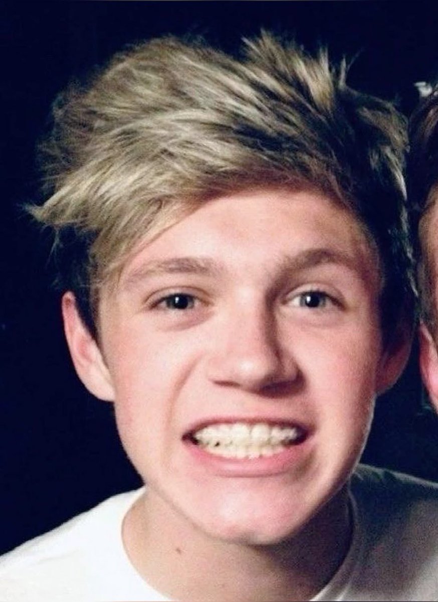 Niallupdatesnh's tweet photo. does it ever                       just how fast
drive you crazy                the night changes? https://t.co/sc5e4KRXAe