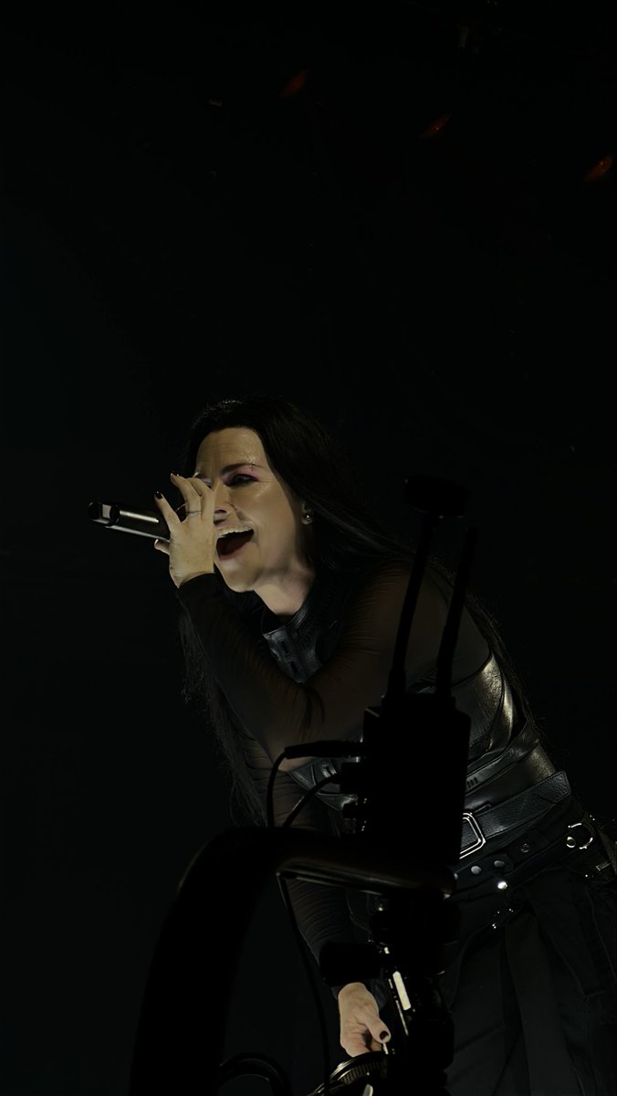 agathasalong's tweet photo. Cómo puede ser tan perfecta???
Amy Lee es lo máximo una DIOSA https://t.co/NEgIen7OVJ