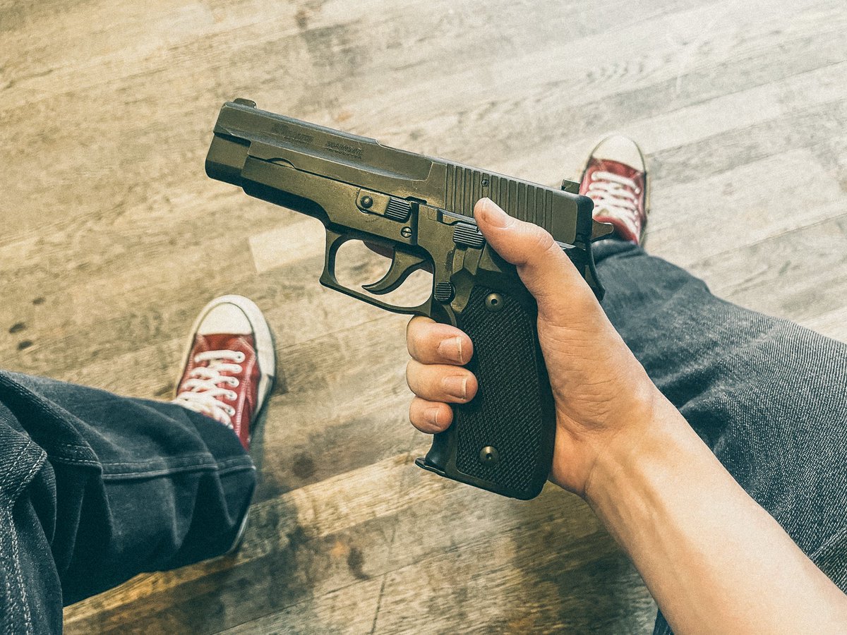 RatBeef95's tweet photo. West German sig p226 https://t.co/uZwTLURvvY