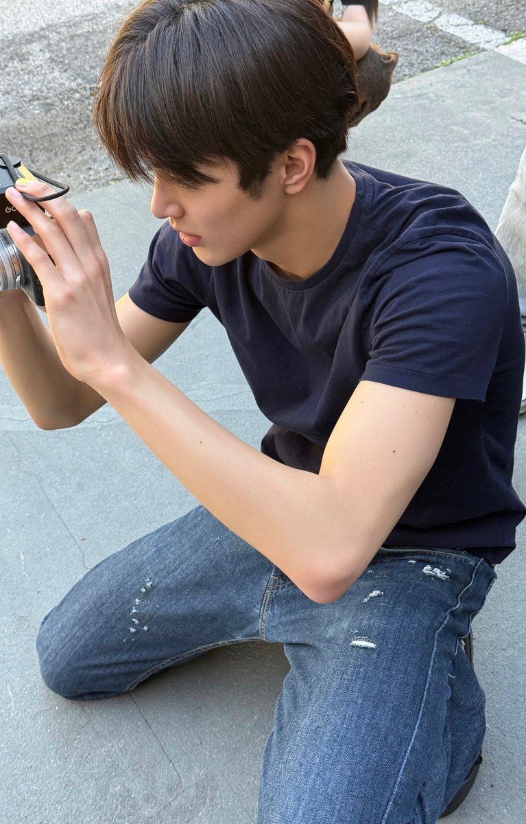matchaliisaaaa's tweet photo. my view every time he takes a picture of me 👀 https://t.co/5mNUB45Lw4