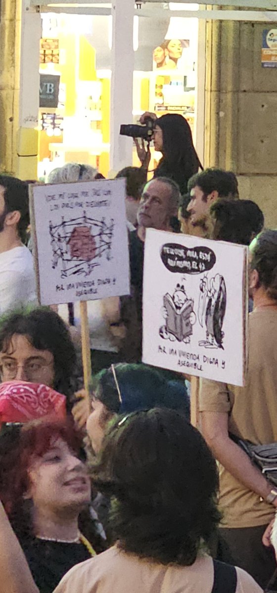 chema21_74's tweet photo. #Vigo la gota colmo el vaso. Ahora no debemos parar contra la especulación y la clase política que ayer voto en contra de unos mínimos, dejando claro que protegen y estan del lado del especulador y contra su pueblo. Hipócritas lecciones a nosotros ninguna. https://t.co/ObgJikweNq