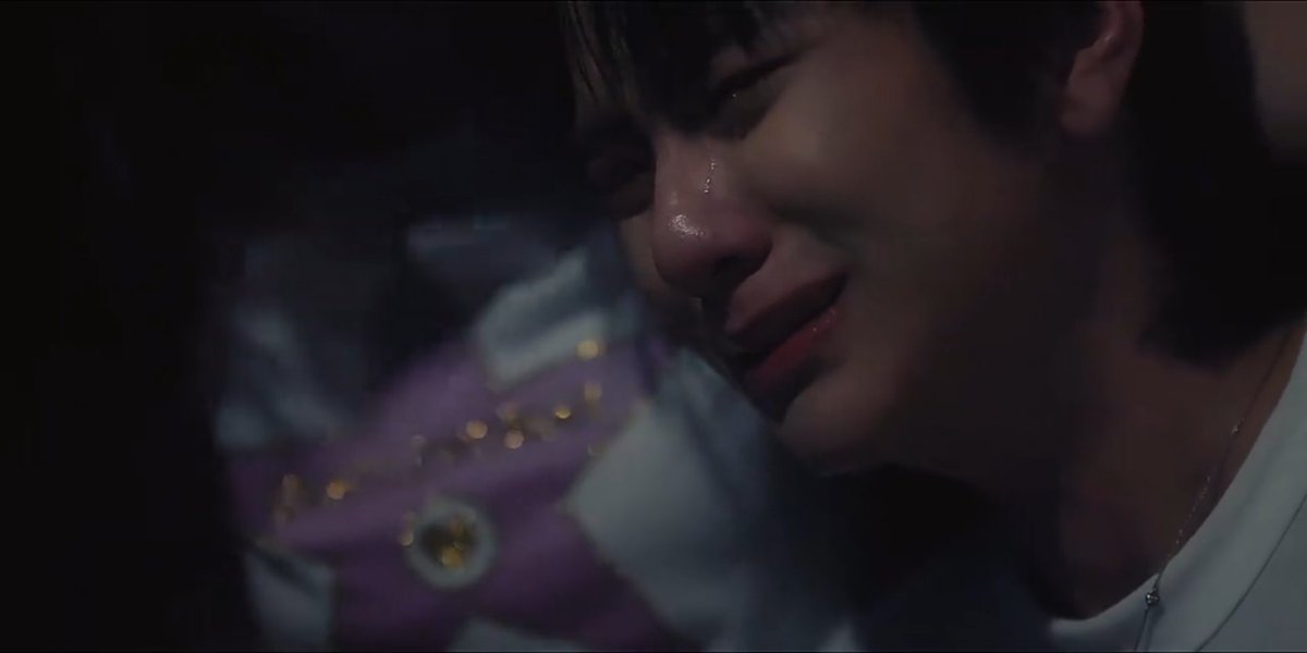 Support_dnn's tweet photo. Wan, don't cry, it breaks my heart to see you like this. Your fans love you so much, be strong 💪🏻
#MrFanboyEP6 #ProtectWan https://t.co/hFQxGP9F4q