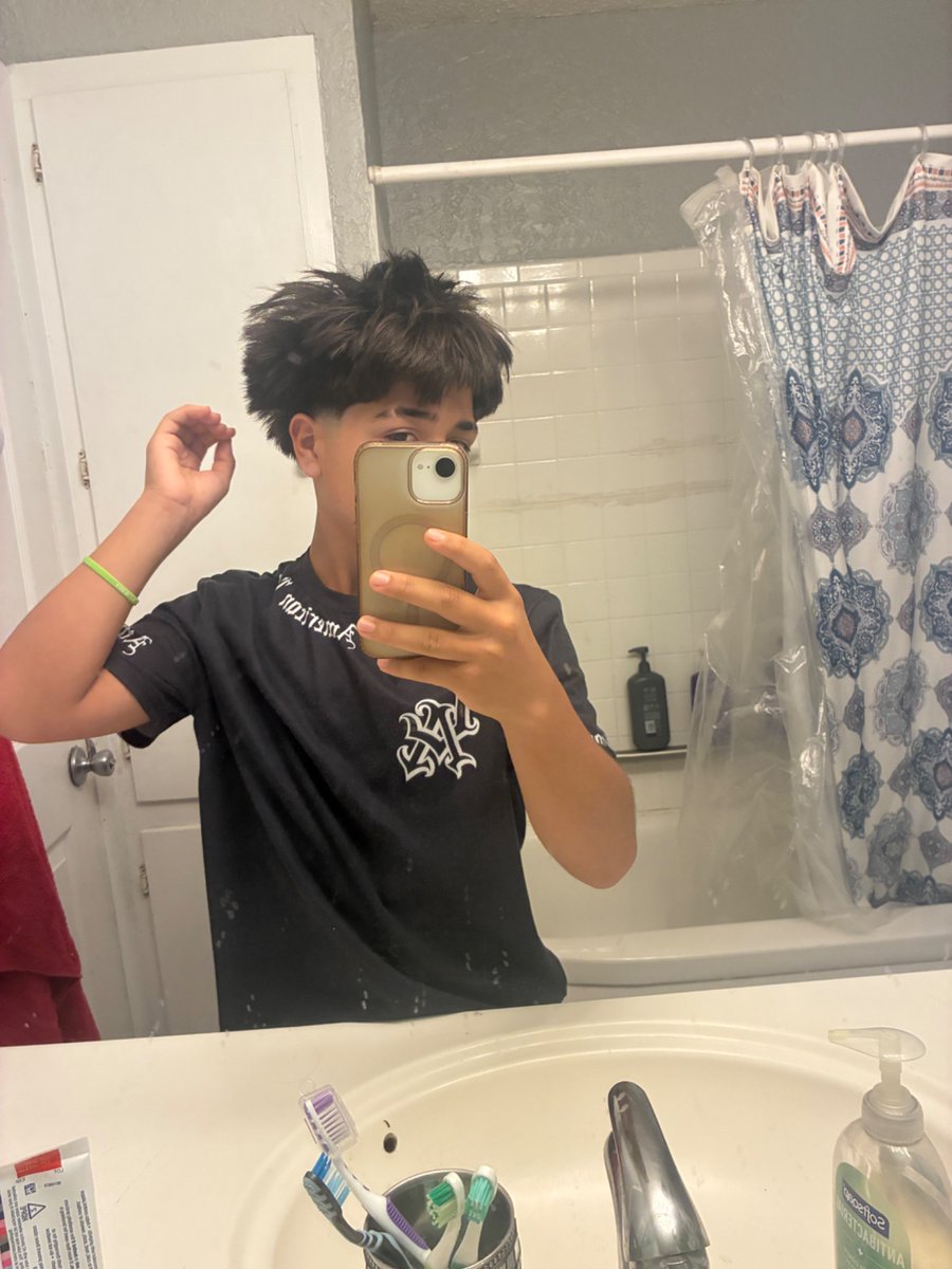 Isaiahmend5d0r's tweet photo. What think of the cut https://t.co/C2BOcnEA9V