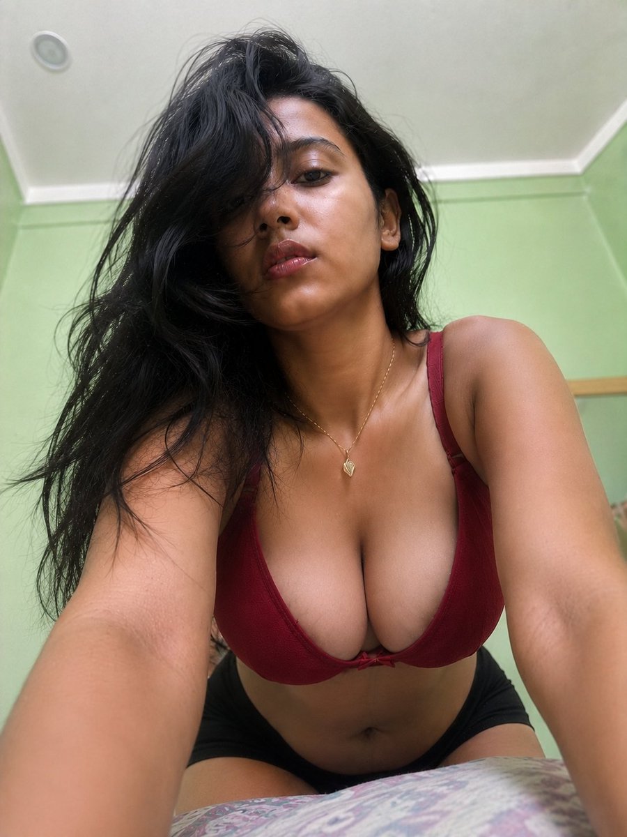 missnena4so's tweet photo. tell me how I look 💋🍆 https://t.co/eJaH9lMoEc