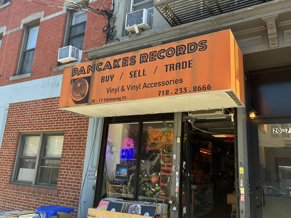 KNOWITALLNYC11's tweet photo. GO HOLLA AT MY PEOPLE IN PANCAKES RECORDS IN MY HOME TOWN ASTORIA QUEENS. THEY GOT HPR AND WELFARE ISLAND VINYL https://t.co/hFdKHSCCZR
