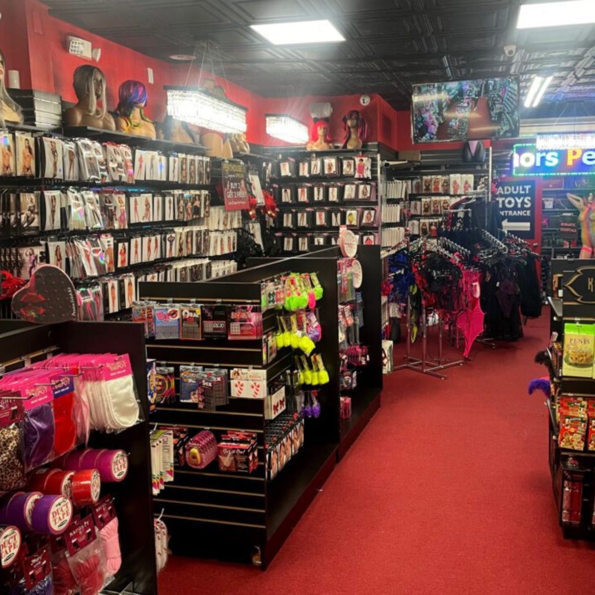 kelismokes's tweet photo. im so nervous why are there so many things everywhere what is a bondage https://t.co/1yDFjf5i7r