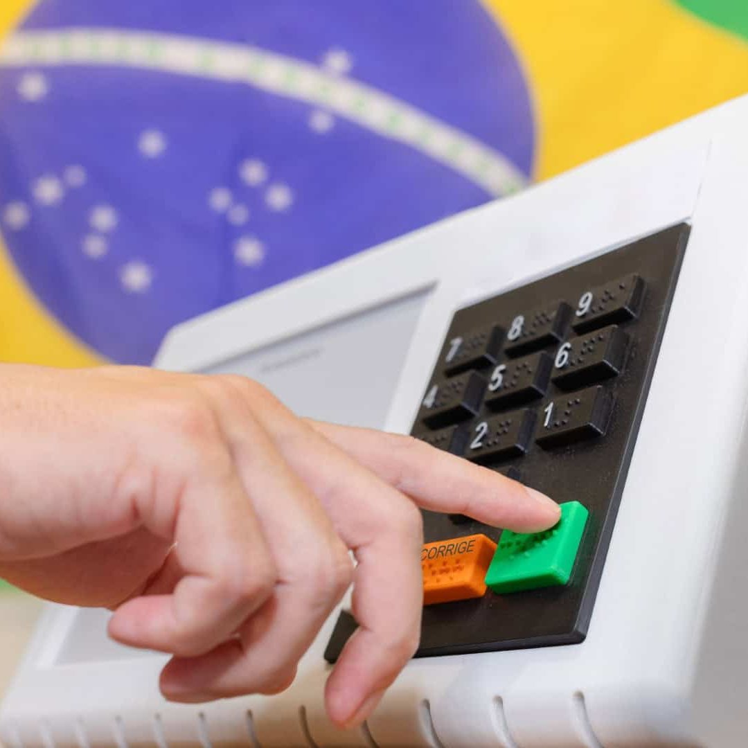 sboficial's tweet photo. 🚨 Começou oficialmente o 1º turno das eleições.

O primeiro local de votação acaba de ser aberto na Nova Zelândia. https://t.co/CIhZl4e8lM