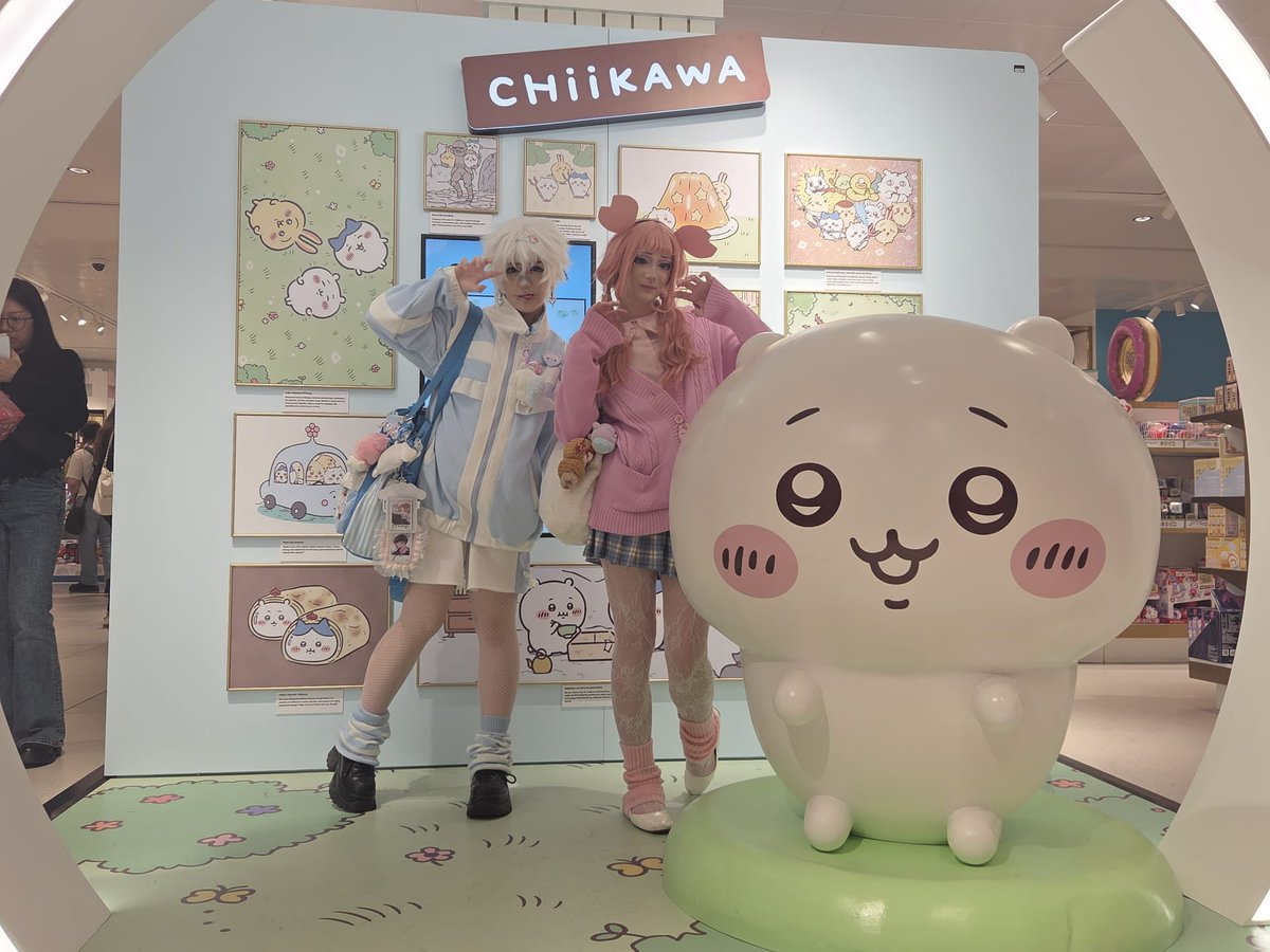 glamkawa's tweet photo. CHIIKAWA POP UP 😭😭😭 https://t.co/1CvOWPVcpO