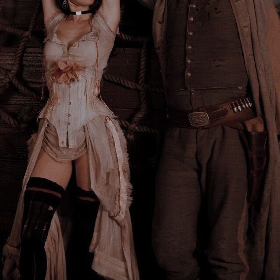 MoonlitIdol's tweet photo. [ Vixenheart posted an image]

Your favorite lesbians are getting ready for Halloween 🎃 
@ZaunsWard https://t.co/2HexPsxBuO