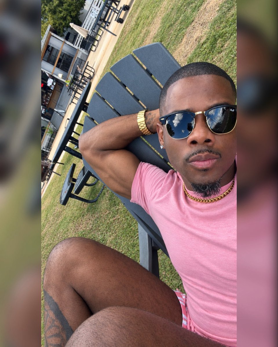 your_medicalguy's tweet photo. This heat is disrespectful today but feels amazing lol. 
Happy Saturday world‼️ https://t.co/6v4YQXov2T