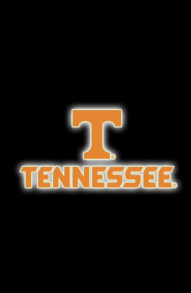 krisjones6_'s tweet photo. Blessed to receive a offer from University of Tennessee!!  #agtg 
@jakevisc_ @APittardVols @CoachDC72 @CoachKelseyPope @Elite3Recruits @RileyElite3 @TomLoy247 @CSmithScout @ChadSimmons_ @adamgorney @RivalsHS @Rivals @247recruiting https://t.co/6u9NreEsPP
