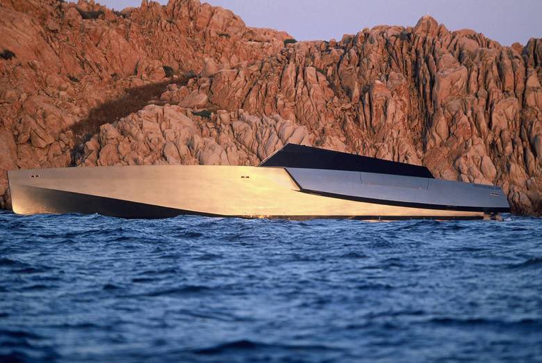 SciFiArchives's tweet photo. The WallyPower 118, designed by Lazzarini Pickering Architetti in 2003. More than 20 years later, it still looks like a yacht from the future. https://t.co/3msbao6h6x