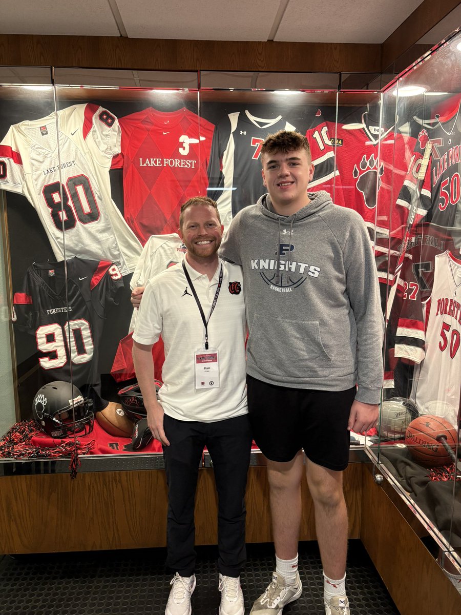 danny_simon3's tweet photo. After a great visit I am blessed to receive an offer to lake forest college! Thank you coach griggs for having me out @lfc_mbb @ILHoopProspects @ProspectHoops @ScottMcD_PHS https://t.co/umcv9O97wE
