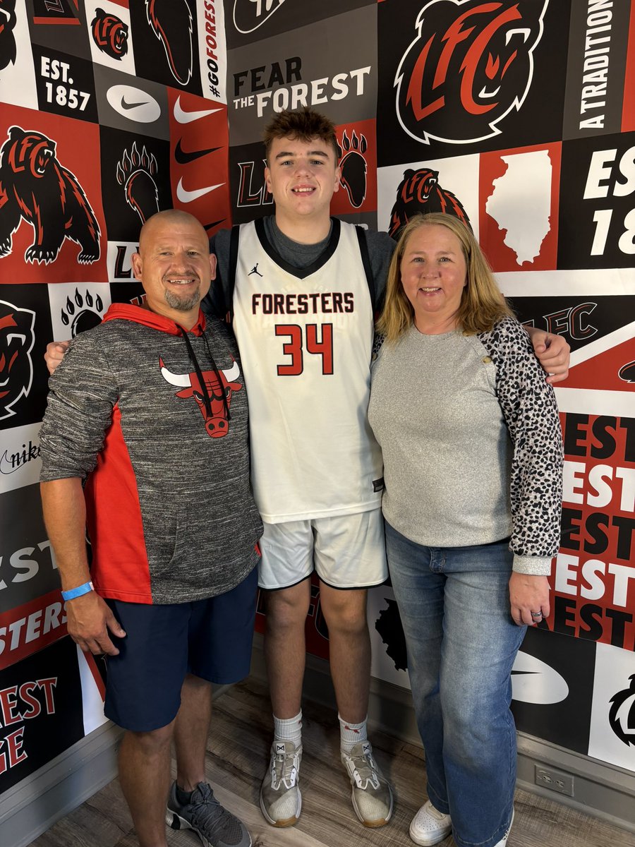 danny_simon3's tweet photo. After a great visit I am blessed to receive an offer to lake forest college! Thank you coach griggs for having me out @lfc_mbb @ILHoopProspects @ProspectHoops @ScottMcD_PHS https://t.co/umcv9O97wE
