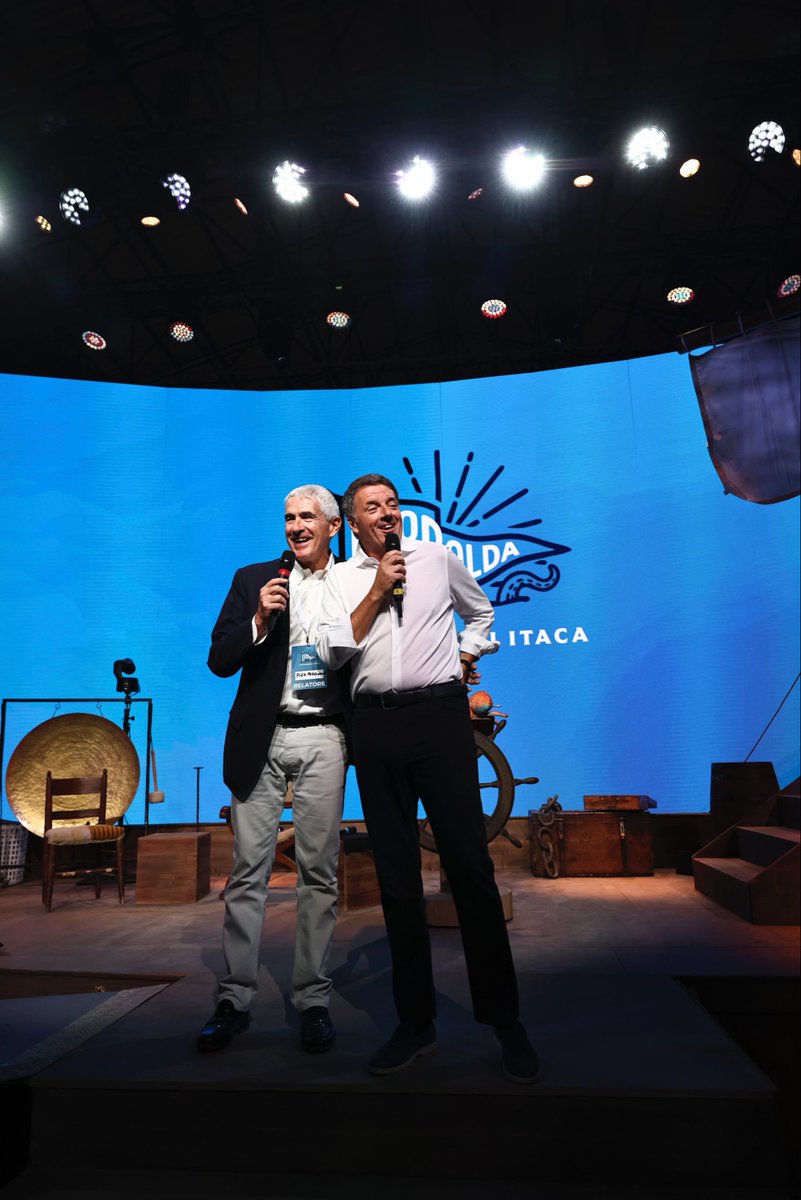 matteorenzi's tweet photo. Pazzesca, una esperienza pazzesca! Undici ore di dibattito incessante dopo le sei di ieri. La Leopolda è un vivaio di idee senza eguali, nessuno fa una cosa del genere in Italia! Abbiamo parlato di tutto, di politica, di speranza, di vita. A chi critica la Leopolda dico: prima di usare frasi fatte, fatevi un giro in questa stazione. Ascoltate tutti i dibattiti su YouTube. Fatevi sorprendere dalla bellezza del dialogo, del confronto, delle idee. Oggi alla Leopolda abbiamo fatto Politica con la P maiuscola. E io ho il cuore commosso e grato. Vedere quasi mille giovani discutere e appassionarsi è un regalo. E sapere che migliaia di persone credono nella possibilità di ritrovare Itaca, riprendersi Itaca, ripensare Itaca.