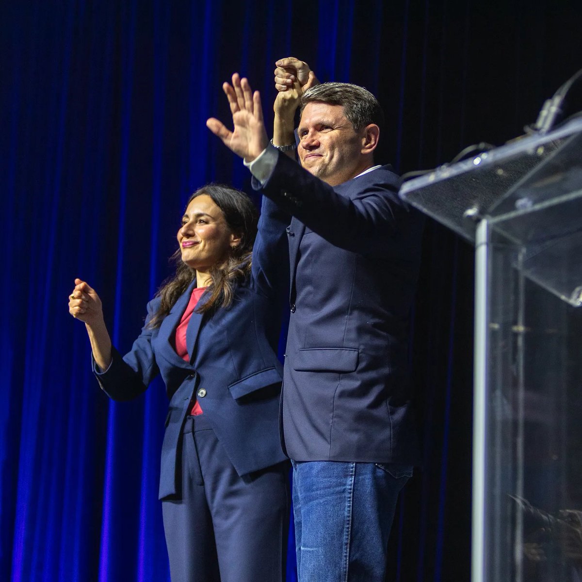 NewsWire_US's tweet photo. Republicans Increasingly Fear They May Be Wiped Out in Texas, Losing Senate and Governor’s Races https://t.co/LuWV6EWXy9