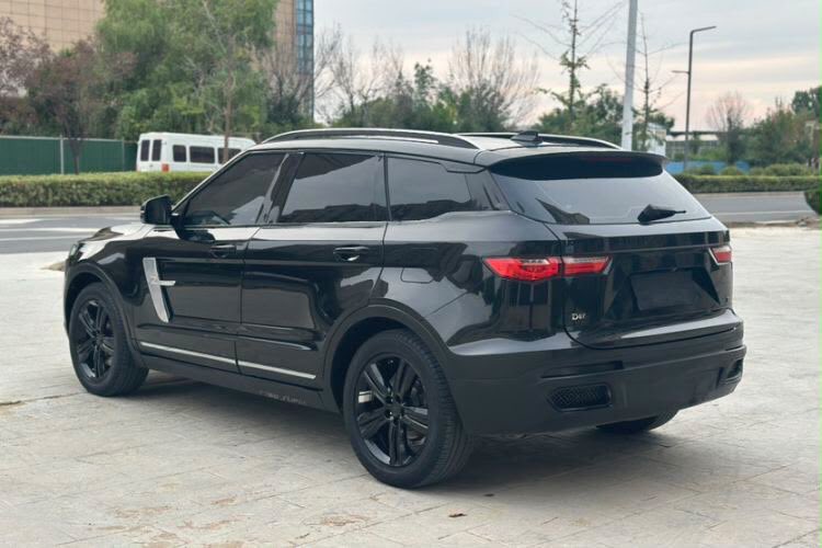 EdwinAmoako4's tweet photo. 2017 Zotye T700
Pure Luxury edition 
1.8L 
Automatic transmission 
Interior ambient lighting 
Auto hold , front parking sensors, rear parking sensors, push to start , anti pinch windows, power seat adjustment

Cost and shipping (CIF): 125,000 cedis https://t.co/tA86jXqkez