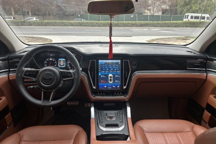 EdwinAmoako4's tweet photo. 2017 Zotye T700
Pure Luxury edition 
1.8L 
Automatic transmission 
Interior ambient lighting 
Auto hold , front parking sensors, rear parking sensors, push to start , anti pinch windows, power seat adjustment

Cost and shipping (CIF): 125,000 cedis https://t.co/tA86jXqkez