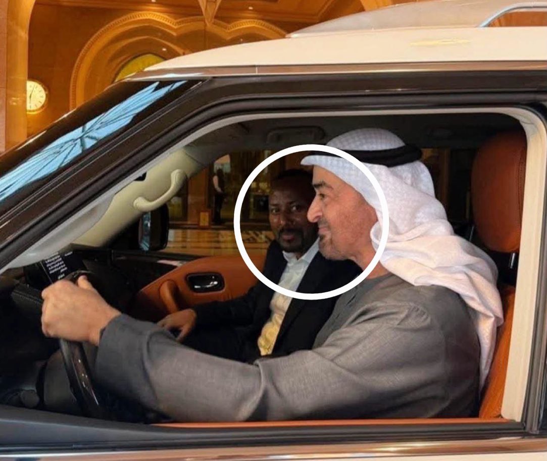 drhossamsamy65's tweet photo. ⛔️Ethiopian leader taking the orders from his Emirati Master‼️ https://t.co/Yp2A1jBWM6