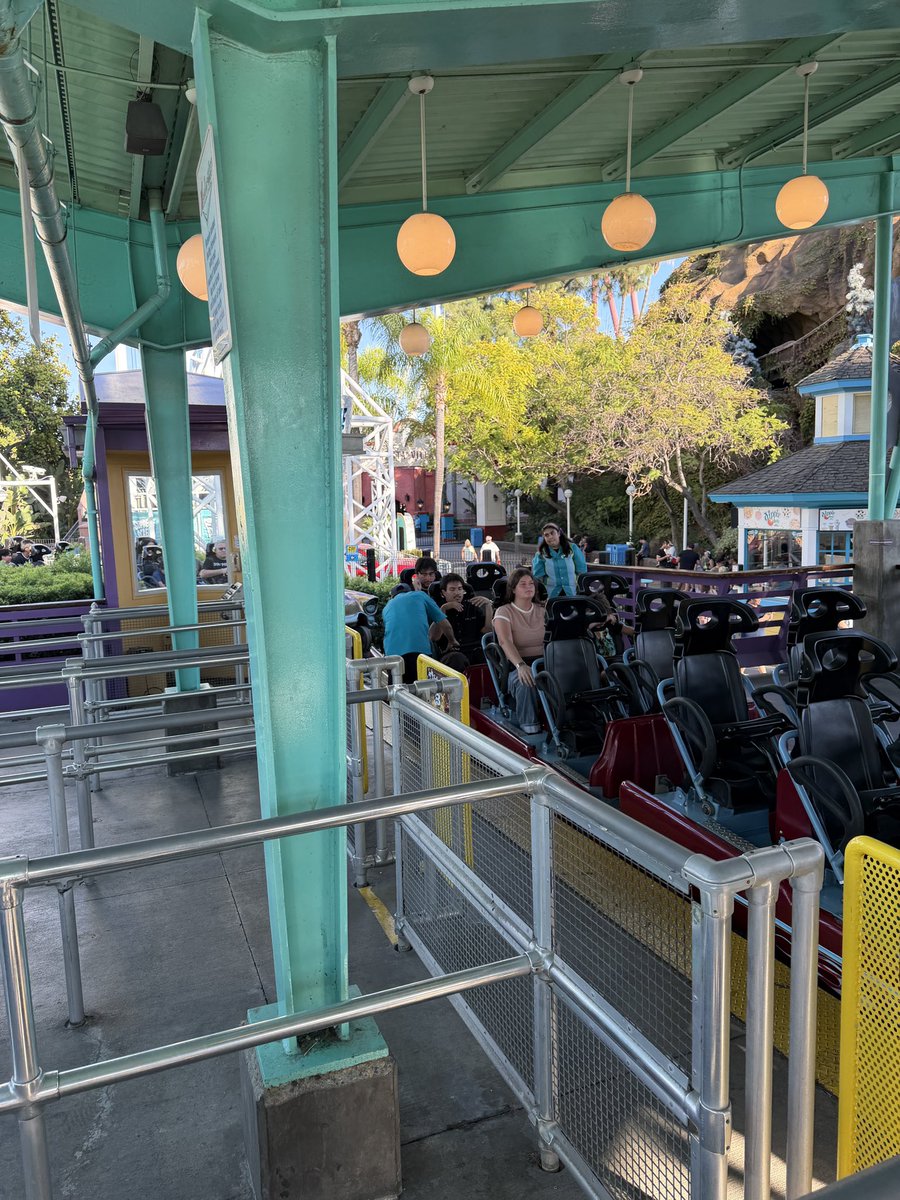 coasterstudios's tweet photo. Had a fantastic day at @knotts for plenty of rides on coasters during the day, with little to no crowds. Temps were extremely high (101!) so at one point we were the only ones in Xcelerators station! Afterwards we did @knottsscaryfarm, my fav Halloween event! This year was great! https://t.co/5bA6yXeZkG