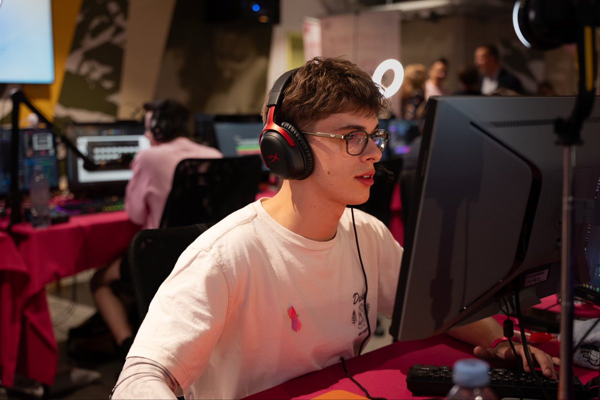 Azgarsg's tweet photo. On part en live IRL dans le centre de Toulouse  pour récolter un maximum d’argent pour la Ligue Contre le  Cancer 🩷

Venez nous donner des défis eheh #RoseXP 

https://t.co/gD11qXu7Eo
https://t.co/gD11qXu7Eo
https://t.co/gD11qXu7Eo https://t.co/23ivx3Nrif