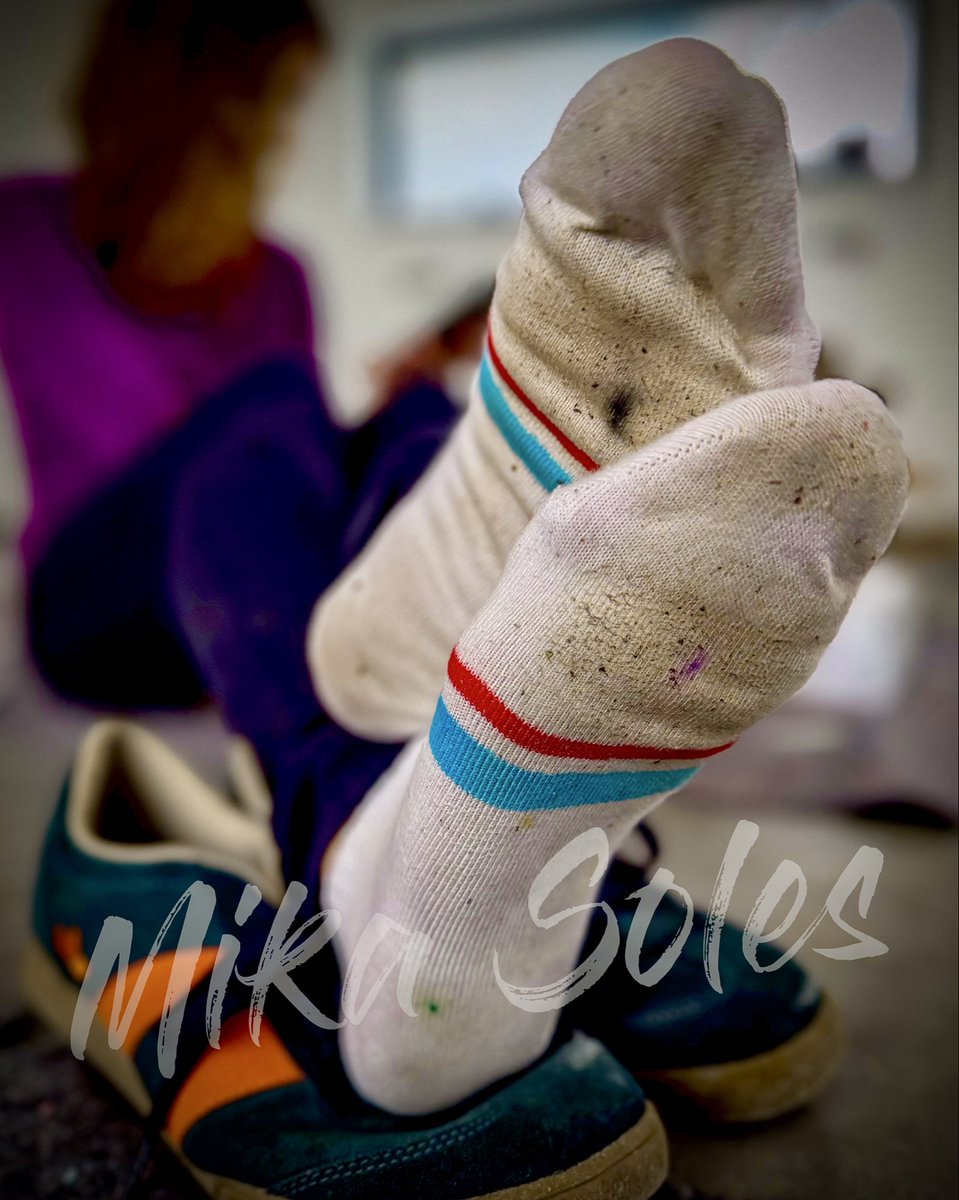 MikaSoles1's tweet photo. My cheesy 🧀 socks are right in your face 😈🧦💦

Hot, soaked and waiting to be worshipped… 👃🏻👅

Which good little puppy is diving in first? 🐶😏🔥 https://t.co/zrab2T6emf