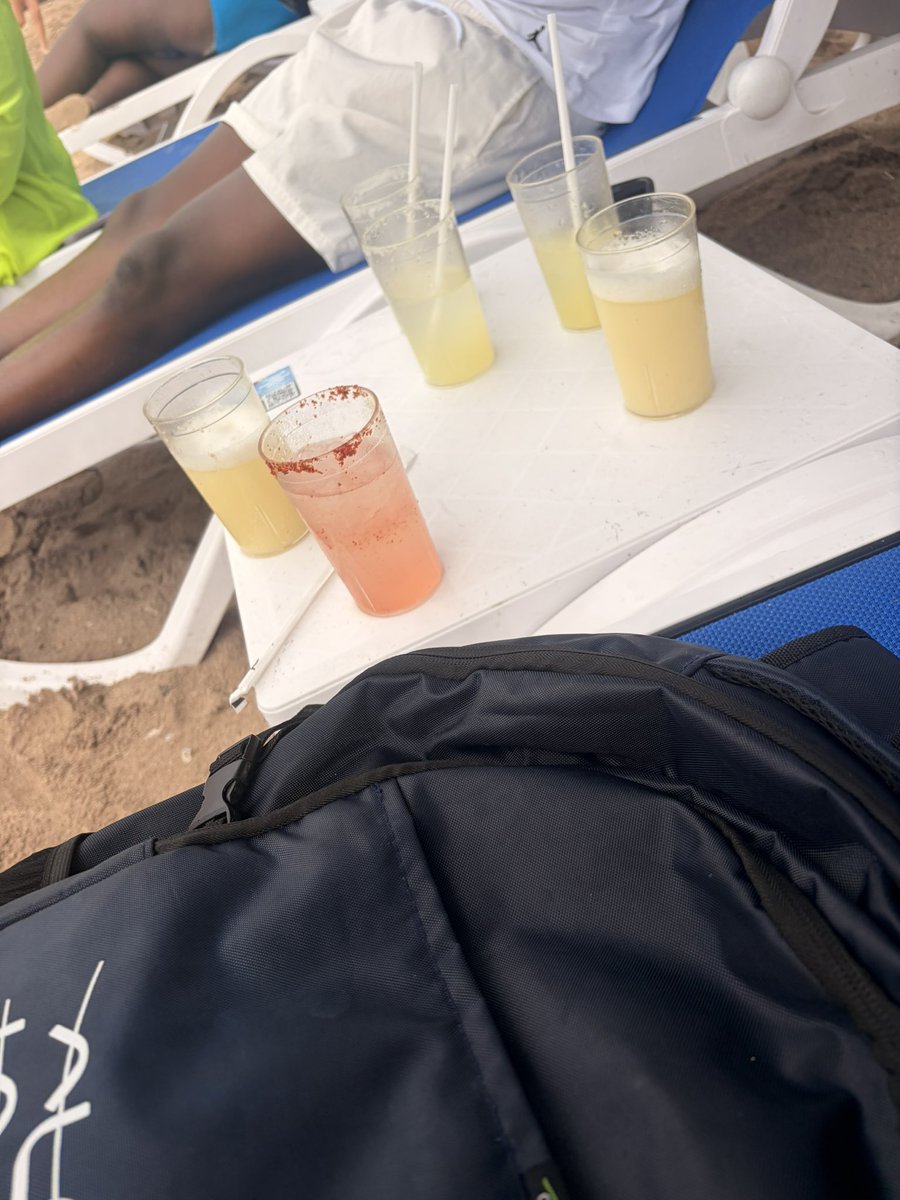imcortezzz's tweet photo. I then had so many mf drinks bruh fuck https://t.co/NPOrQKidQx