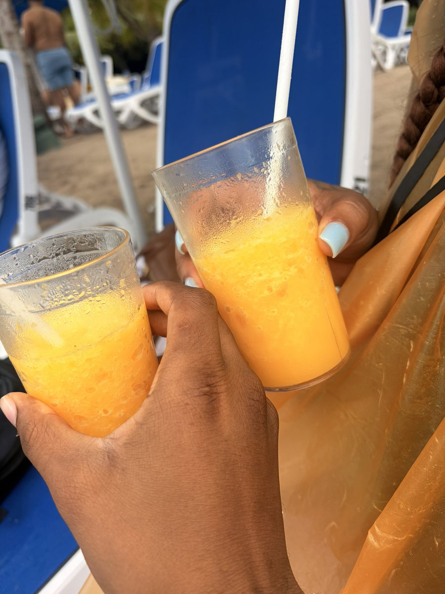 imcortezzz's tweet photo. I then had so many mf drinks bruh fuck https://t.co/NPOrQKidQx