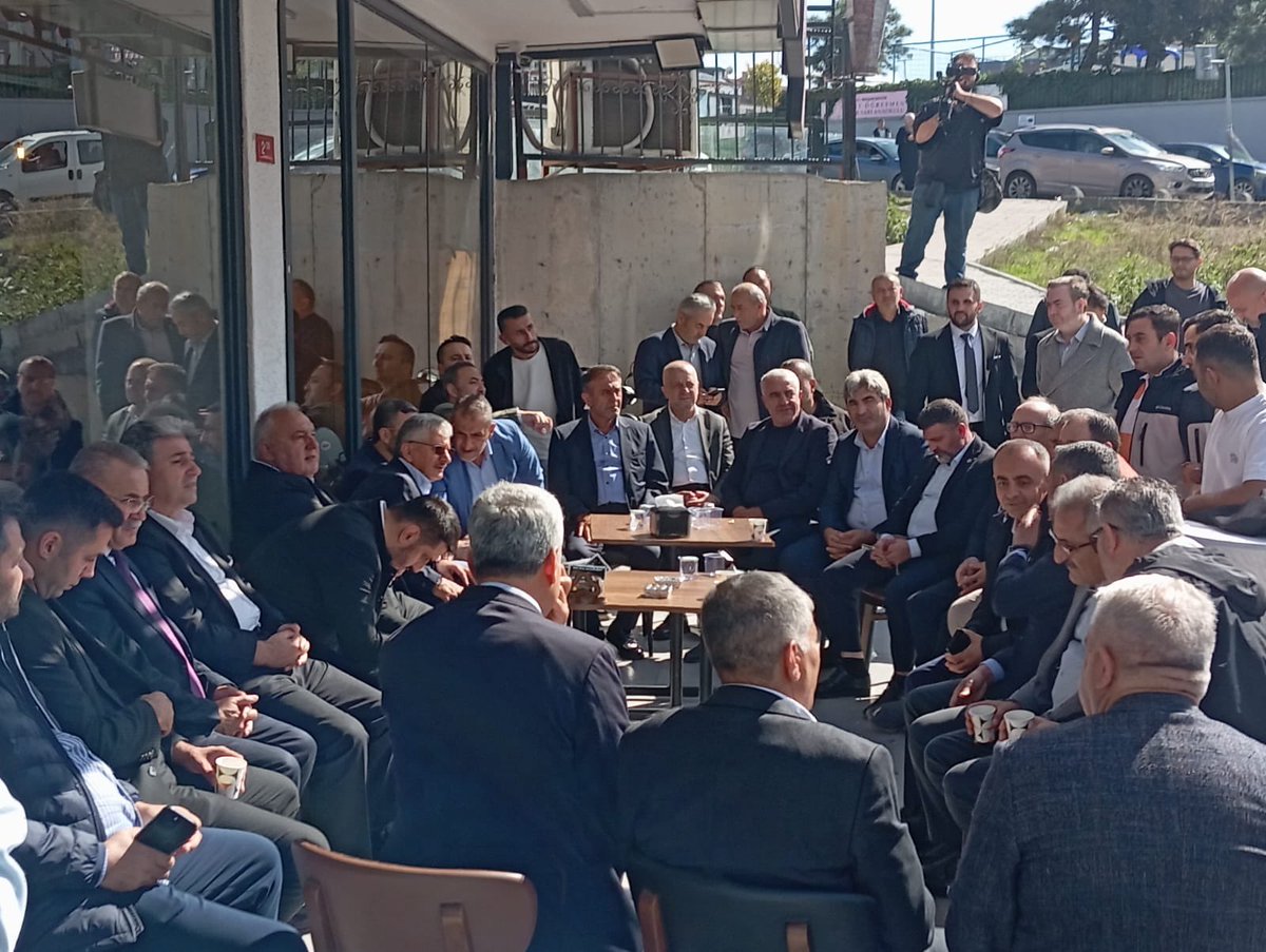BasaksehirMhp's tweet photo. İlçe Başkanımız Sayın Recep Gülbahar ve yönetimi, Başakşehir Giresunlular Derneği’nin yeni hizmet binasının açılış törenine katılım sağladı.
Nazik ev sahiplikleri ve samimi misafirperverlikleri dolayısıyla Dernek Başkanı Sayın Murat Karakaya’ya ve dernek yönetimine teşekkür ediyoruz.
Yeni hizmet binasının başta Giresunlu hemşehrilerimiz olmak üzere tüm dernek üyelerine hayırlı olmasını diliyor, birlik ve beraberliklerinin daim olmasını temenni ediyoruz.