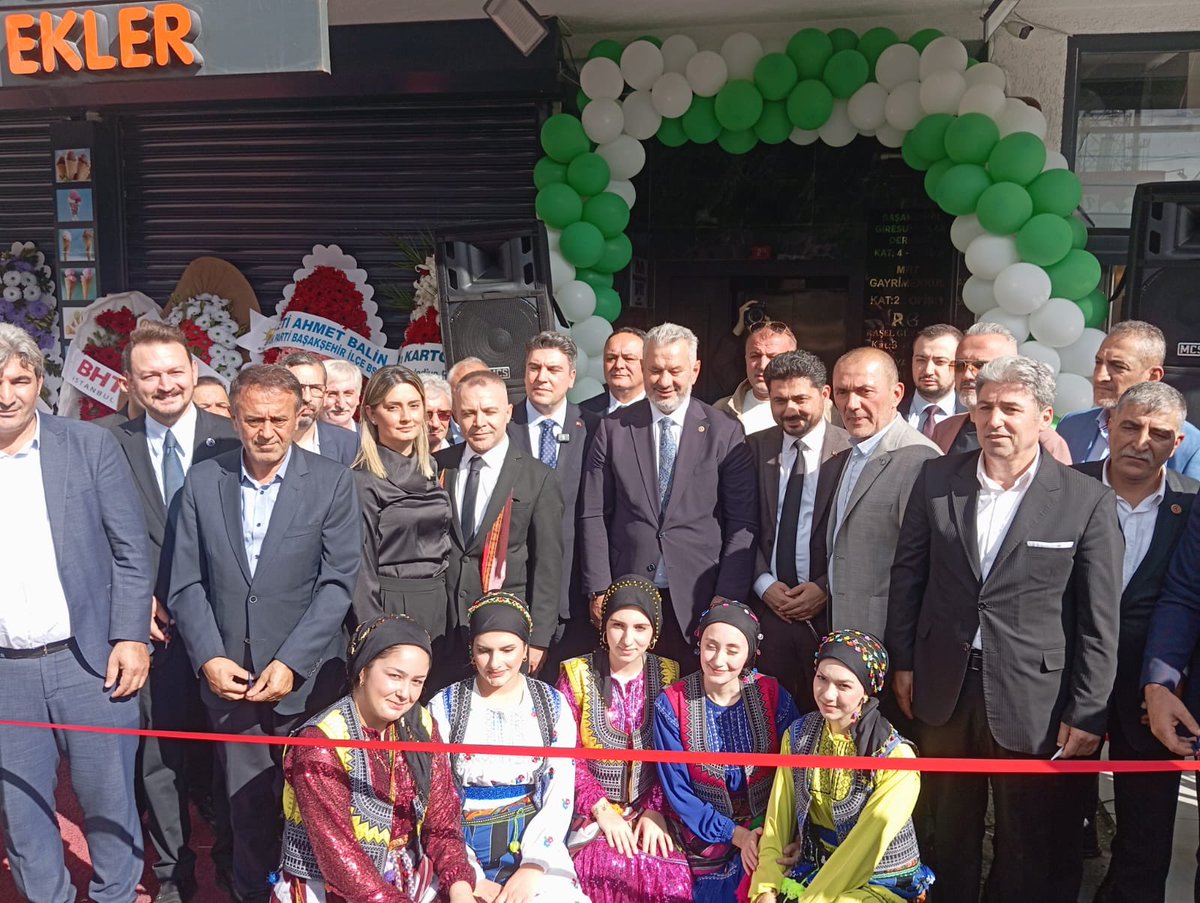 BasaksehirMhp's tweet photo. İlçe Başkanımız Sayın Recep Gülbahar ve yönetimi, Başakşehir Giresunlular Derneği’nin yeni hizmet binasının açılış törenine katılım sağladı.
Nazik ev sahiplikleri ve samimi misafirperverlikleri dolayısıyla Dernek Başkanı Sayın Murat Karakaya’ya ve dernek yönetimine teşekkür ediyoruz.
Yeni hizmet binasının başta Giresunlu hemşehrilerimiz olmak üzere tüm dernek üyelerine hayırlı olmasını diliyor, birlik ve beraberliklerinin daim olmasını temenni ediyoruz.