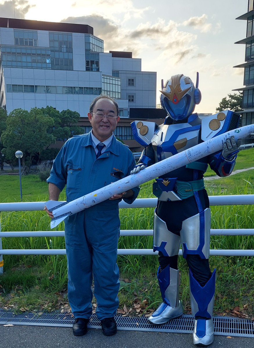 VATTENGER's tweet photo. シンわくわくフェス2026.9.23
福岡大学にて
大好きな植松さん
植松電気の社員　中道さんと😊

ばってんジャーを通して
植松さんの｢思うは招く｣を伝えていき
｢どうせ無理｣が無くなる世の中にしていきます！
#ばってんジャー
#植松務
#思うは招く
#宇美町ヒーロー https://t.co/zNJhweI4Ob