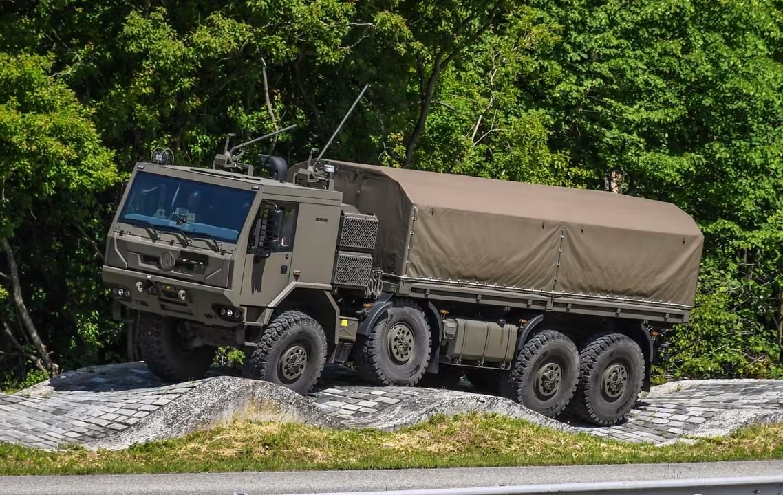 Danny_elMayor's tweet photo. Tatra T815-7 Force series, 3rd generation in 8x8 configuration at Tatra polygon.

Source: Tatra Trucks https://t.co/HxLGWy04wk