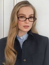 narnienes's tweet photo. Hannah Dodd tu tá jurada aqui no Brasil se não usar terno na press premiere pra Masali ficar bobinha te olhando https://t.co/mN2753QHLr