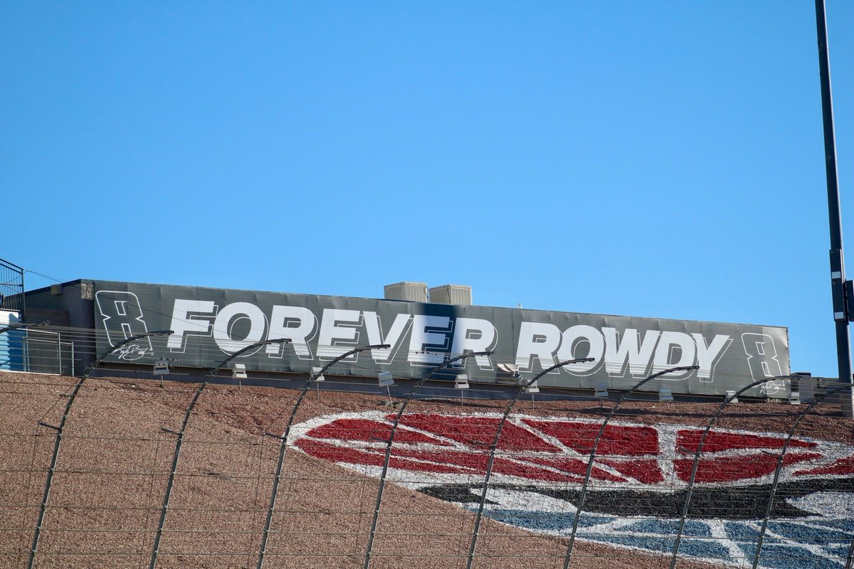 Frontstretch's tweet photo. For Kyle. https://t.co/UXdDbkv3Da