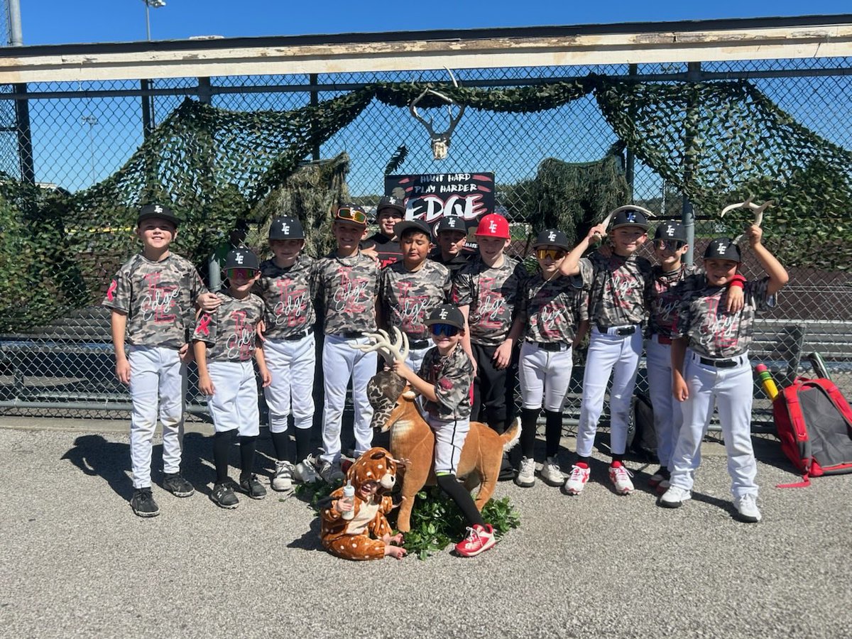 KCSPORTS's tweet photo. Capitol Federal has gone Haunted! 🎃☠️🎃 Thank you all for participating! We will be announcing the winner tomorrow morning! #PlayUSSSA 

@USSSABSBL | @USSSA_Midwest | @USSSA_KC | https://t.co/vZlVH1bGoa